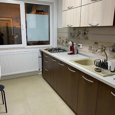 Studio Titan - Parc Ior * Bükreş